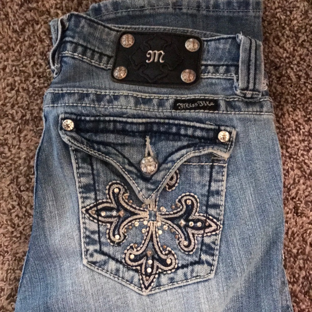 Miss me size 28 Capri light wash